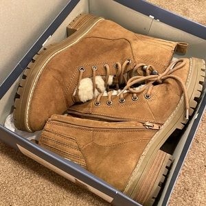 Universal thread tessie boot